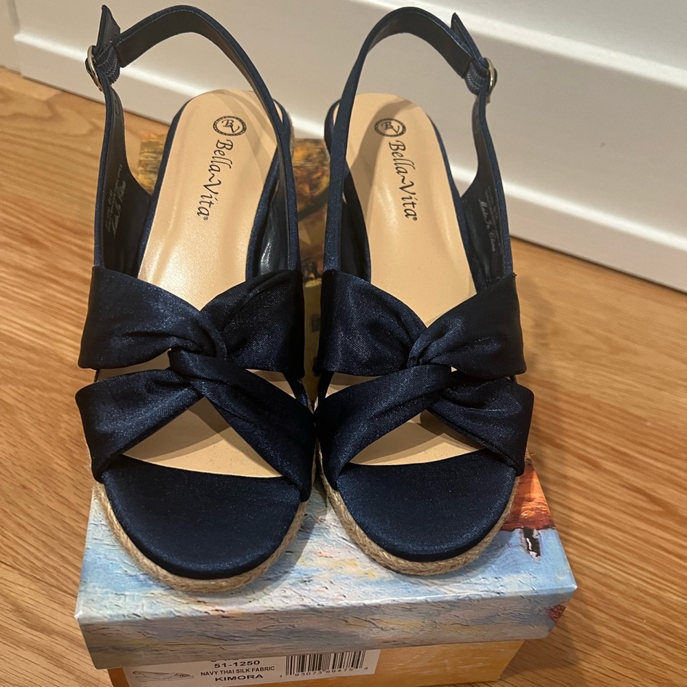 Bella Vita navy Thai silk 8.5 medium - brand new